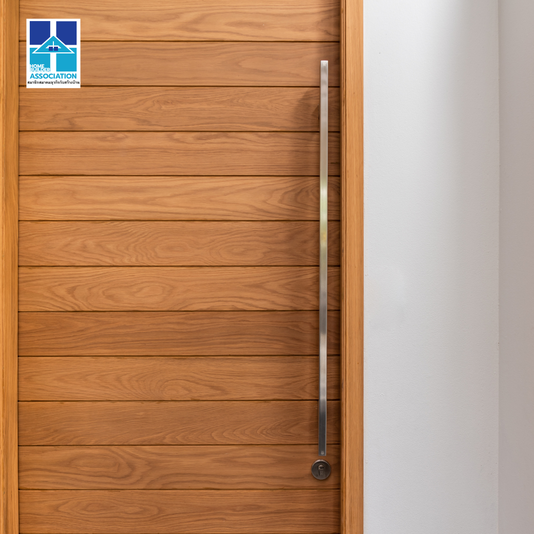 “คลาสสิกที่ยังคงสำคัญ: เจาะลึก ‘ประตูบานเปิด’ (Swing Door) ตัวเลือกพื้นฐานที่ไม่เคยตกยุค”